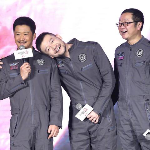 吴京晒流浪地球2绝密片场照藏了啥？揭秘国产科幻工业化的硬核门道