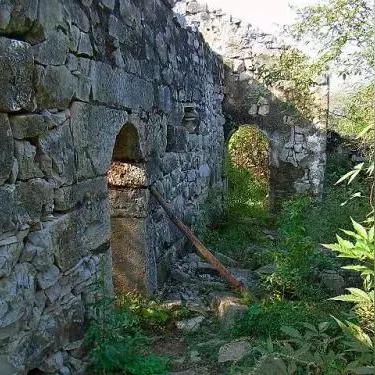 碉堡山防守怎么稳赢？3大类型拆解+热门游戏实战攻略全解析