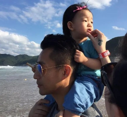 独家拆解汪小菲晒爱子照片类型，明星亲子晒娃的流量密码与实操指南