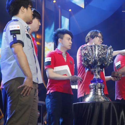 OGN2015夏季赛为何是LOL神级赛事？复盘战术革新与豪门对决的隐藏门道