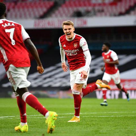 一、新手通关核心技巧，从生存到输出的过渡