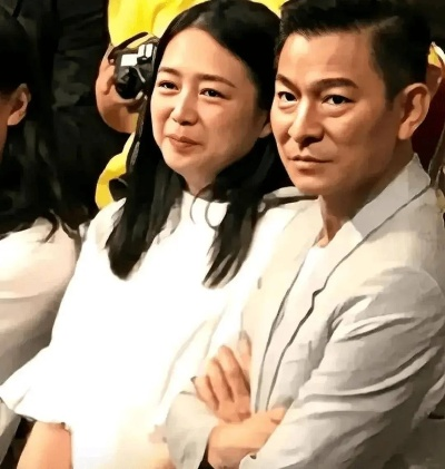 刘德华老婆朱丽倩，揭秘「低欲型贤妻」类型，匹配当代婚恋核心需求的实战指南