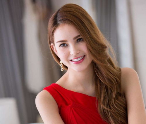 越南妞Elly，从东南亚宅圈顶流到幕后创业者，她的出圈密码你get到了吗？