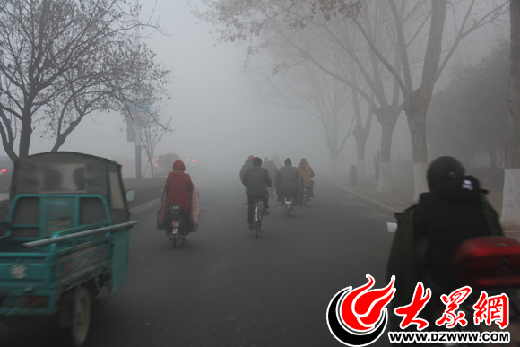 武汉凌晨突现锋前红色大雾是什么来头？对健康有害吗？2026官方应对指南