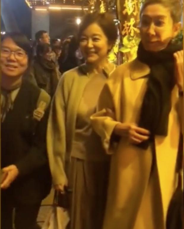 林青霞70岁生日晒照状态炸场？3个普通人能照搬的松弛抗老+人生经营门道