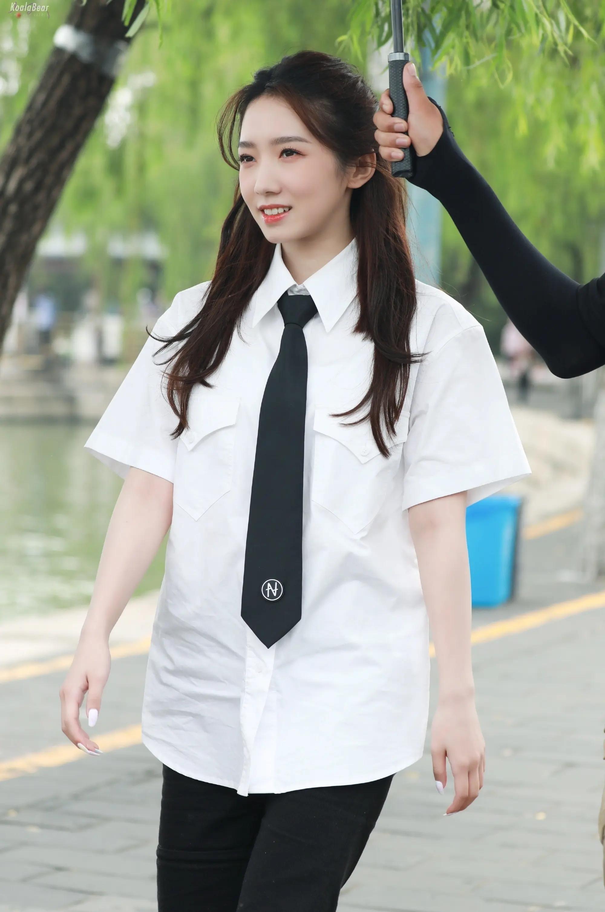 2026多玩诛仙论坛怎么用？绝版资源+搬砖月入3k隐藏玩法全解析